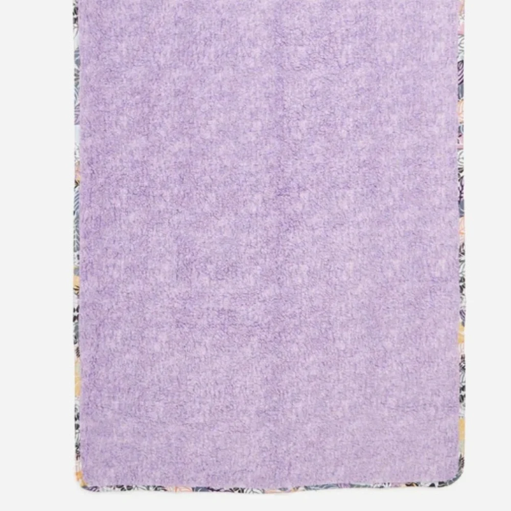 Vera Bradley Fluffy Fleece Blanket in Palm Floral NWT - Picture 2 of 6